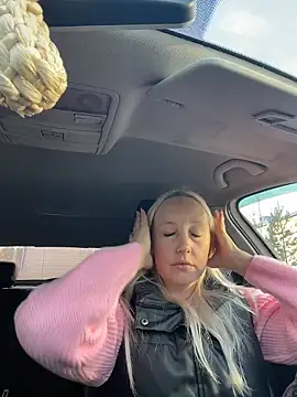 Snapshot of MerlinDave chatting on April 8, 2026, 1:16 am MerlinDave online show from April 8, 2026, 1:16 am