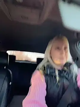 Snapshot of MerlinDave chatting on April 9, 2026, 1:27 am MerlinDave online show from April 9, 2026, 1:27 am