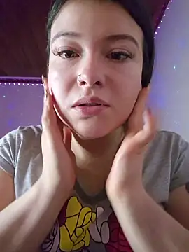 Snapshot of juli05star20 chatting on July 18, 2026, 8:34 pm juli05star20 online show from July 18, 2026, 8:34 pm