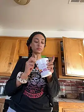 starrynikki online show from December 30, 2024, 9:50 pm