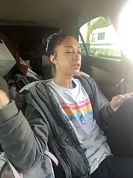 starrynikki online show from February 3, 2025, 5:24 pm