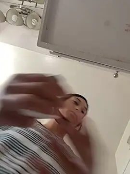 starrynikki online show from February 10, 2025, 5:09 pm