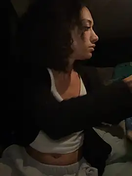 starrynikki online show from February 26, 2025, 9:53 am