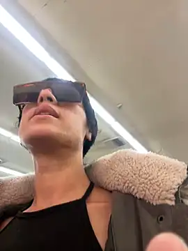 starrynikki online show from March 5, 2025, 9:48 pm