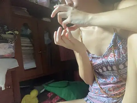 lilithanderson online show from October 5, 2025, 8:51 pm