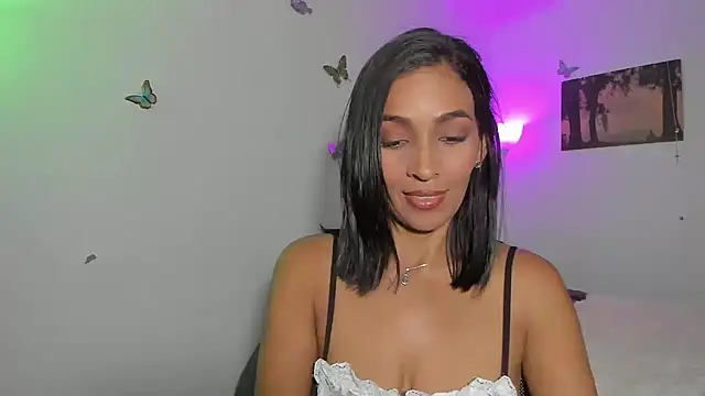 Mila-yang online show from October 5, 2025, 2:21 am