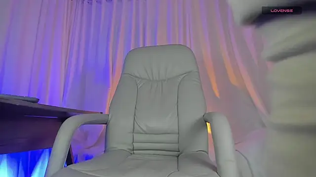 Snapshot of matt_benji chatting on March 19, 2025, 9:58 pm matt benji online show from March 19, 2025, 9:58 pm