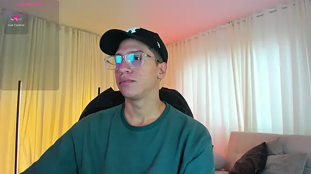 Snapshot of matt_benji chatting on September 9, 2025, 3:55 pm matt benji online show from September 9, 2025, 3:55 pm