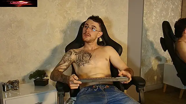 Snapshot of CodyWalkerR chatting on June 11, 2026, 12:32 am CodyWalkerR online show from June 11, 2026, 12:32 am