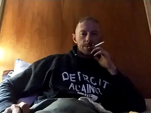 elmerfuddin87 online show from October 9, 2025, 2:31 am