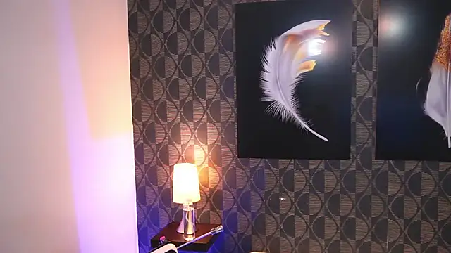 Snapshot of SharomRoss chatting on February 24, 2026, 7:12 pm SharomRoss online show from February 24, 2026, 7:12 pm