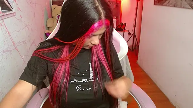 Candela-Smith online show from October 28, 2025, 3:58 pm