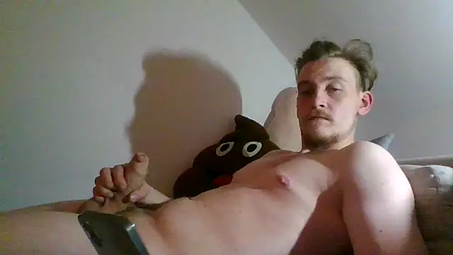 Snapshot of Fazu4 chatting on January 22, 2025, 5:49 pm Fazu4 online show from January 22, 2025, 5:49 pm