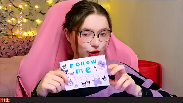 Snapshot of me__hanna chatting on January 20, 2025, 10:37 pm me  hanna online show from January 20, 2025, 10:37 pm