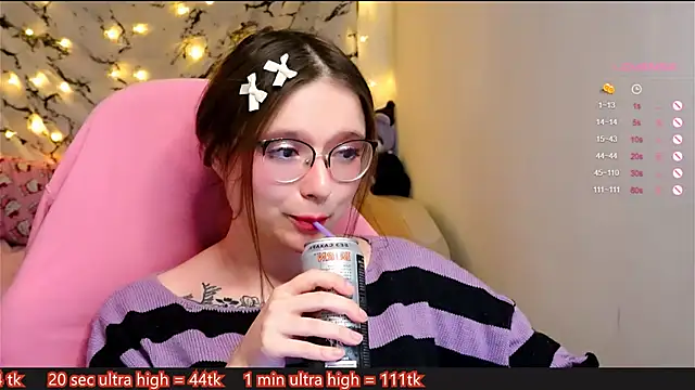 Snapshot of me__hanna chatting on January 30, 2025, 11:13 pm me  hanna online show from January 30, 2025, 11:13 pm