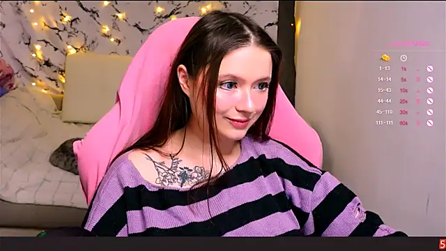 Snapshot of me__hanna chatting on February 21, 2025, 10:15 pm me  hanna online show from February 21, 2025, 10:15 pm