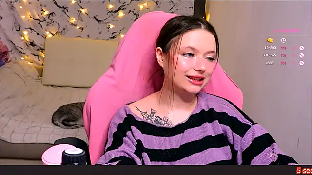 Snapshot of me__hanna chatting on February 22, 2025, 1:22 am me  hanna online show from February 22, 2025, 1:22 am