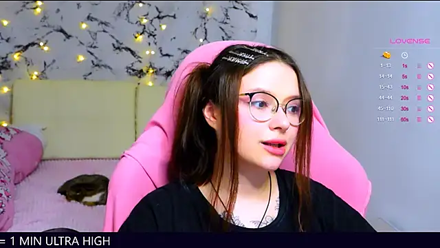 Snapshot of me__hanna chatting on March 10, 2025, 2:28 am me  hanna online show from March 10, 2025, 2:28 am