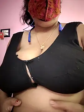 Snapshot of Kayra_34 chatting on April 22, 2026, 4:15 am Kayra 34 online show from April 22, 2026, 4:15 am