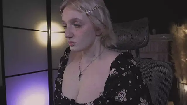ELLIEJAY online show from May 17, 2026, 5:16 am