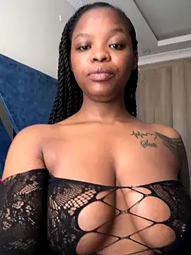 SexxyLunar online show from December 17, 2025, 4:18 am