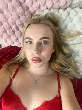 Snapshot of Nicole_blonde0 chatting on February 8, 2025, 9:57 pm Nicole blonde0 online show from February 8, 2025, 9:57 pm