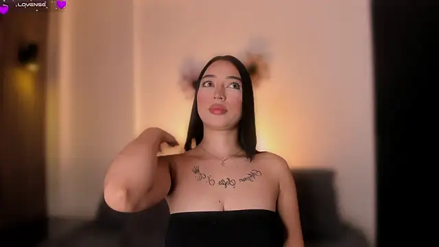 AnthonellaSweet online show from February 9, 2026, 11:47 am