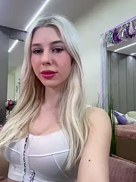 Snapshot of Yanna_miana chatting on October 17, 2025, 6:27 am Yanna miana online show from October 17, 2025, 6:27 am