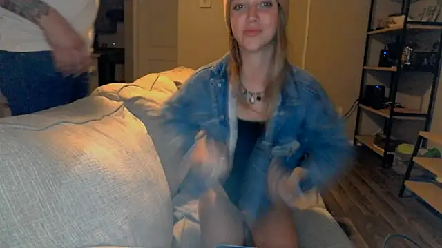 molly witha chance online show from March 13, 2025, 5:33 am