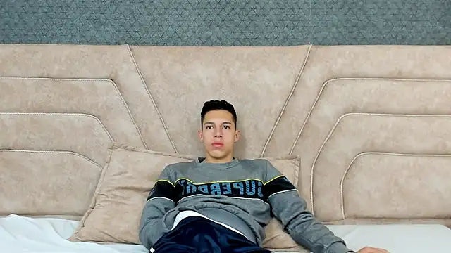 Snapshot of thiago19s chatting on December 12, 2024, 7:26 pm thiago19s online show from December 12, 2024, 7:26 pm