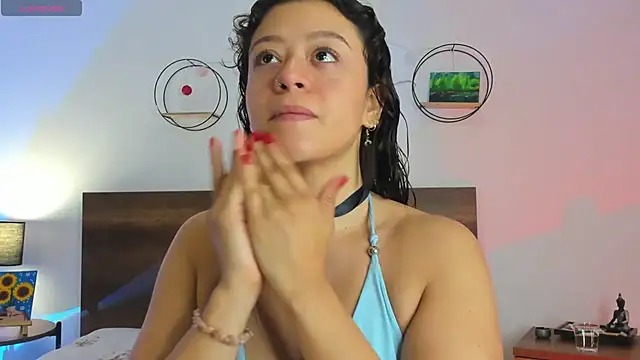 Snapshot of YenniferCurly chatting on December 16, 2024, 12:27 pm YenniferCurly online show from December 16, 2024, 12:27 pm