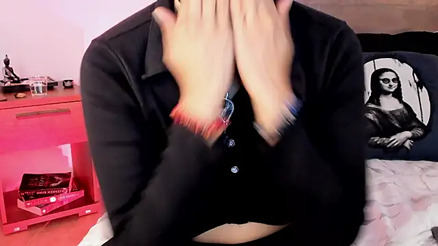 Snapshot of YenniferCurly chatting on February 7, 2025, 12:06 pm YenniferCurly online show from February 7, 2025, 12:06 pm