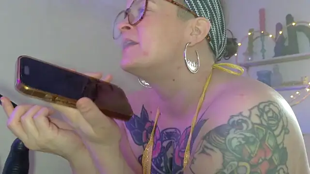 quinnmariexo online show from March 6, 2026, 4:47 pm