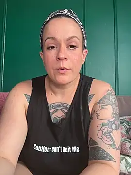 quinnmariexo online show from April 4, 2026, 5:21 pm