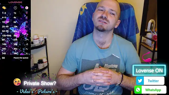 Snapshot of RealManHaveHairy chatting on April 4, 2026, 5:43 pm RealManHaveHairy online show from April 4, 2026, 5:43 pm