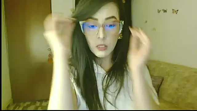 Snapshot of ella_peck chatting on April 19, 2026, 11:07 pm ella peck online show from April 19, 2026, 11:07 pm