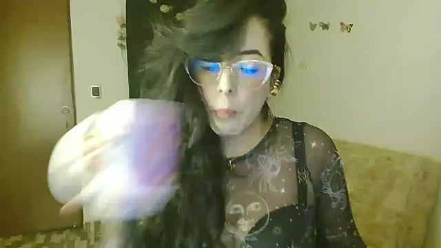 Snapshot of ella_peck chatting on May 4, 2026, 5:03 am ella peck online show from May 4, 2026, 5:03 am