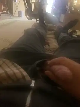 Arez333 online show from April 3, 2026, 6:00 am