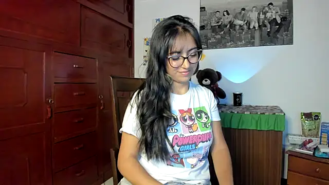 Isabellaa22 1 online show from January 3, 2025, 11:44 pm