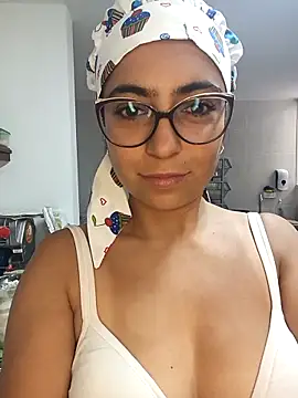 Isabellaa22 1 online show from October 24, 2025, 3:19 pm