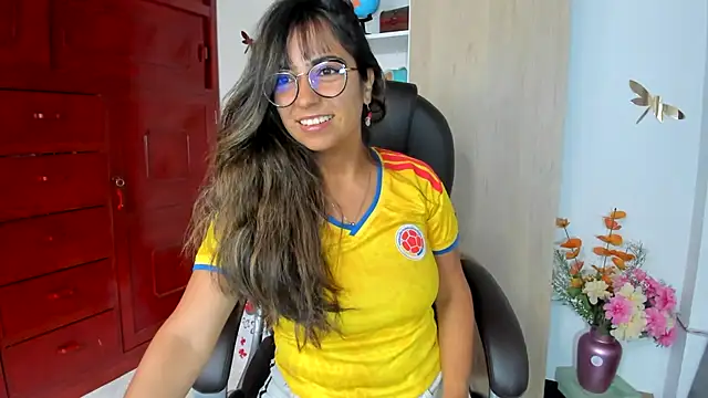 Isabellaa22 1 online show from July 3, 2026, 5:08 pm