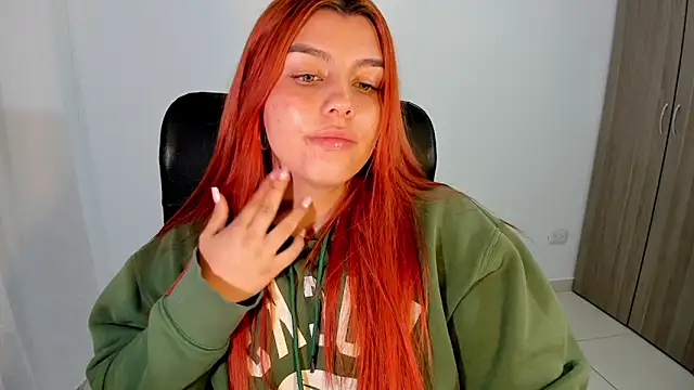 Snapshot of Fieryfenixx chatting on January 31, 2025, 5:30 am Fieryfenixx online show from January 31, 2025, 5:30 am