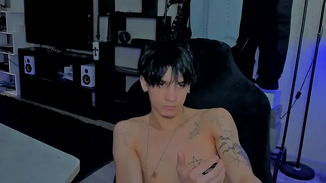 MarkBrowniii online show from April 8, 2026, 1:44 pm