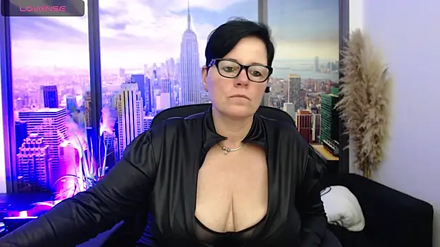 ninarandmann online show from December 11, 2024, 8:18 pm