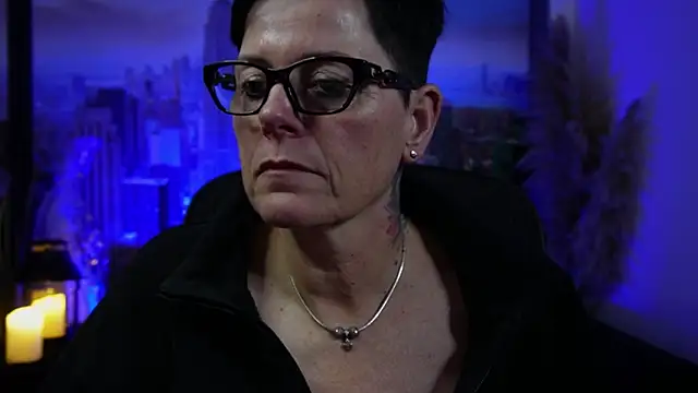 ninarandmann online show from December 18, 2025, 8:04 pm