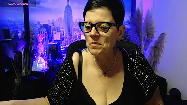 ninarandmann online show from June 3, 2026, 8:14 pm