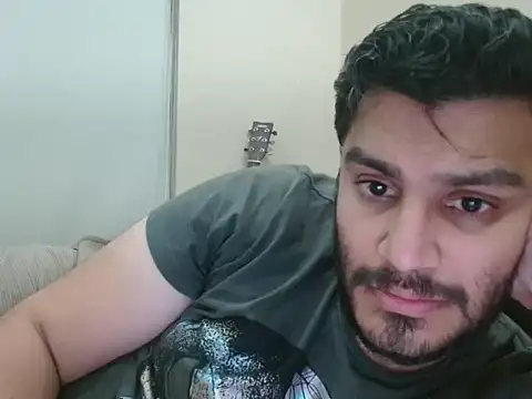 Snapshot of robintoit chatting on May 20, 2026, 3:40 pm robintoit online show from May 20, 2026, 3:40 pm