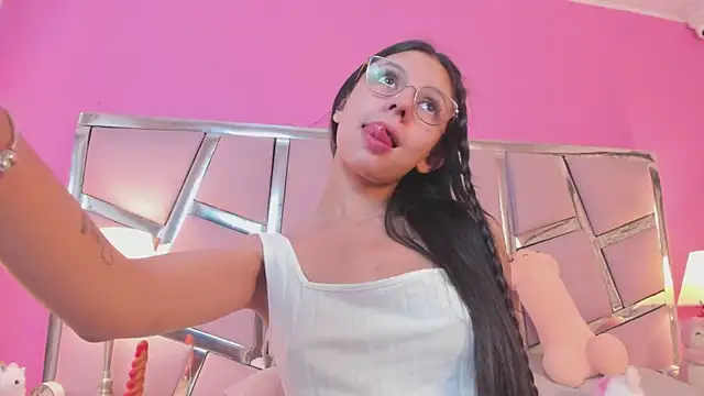 Bonniepark online show from March 11, 2025, 3:12 pm