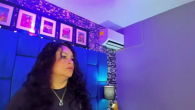 hanny milf online show from November 8, 2025, 11:43 am