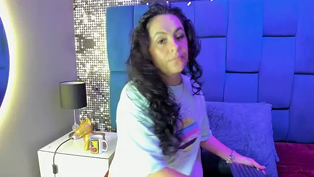 hanny milf online show from November 16, 2025, 12:00 pm